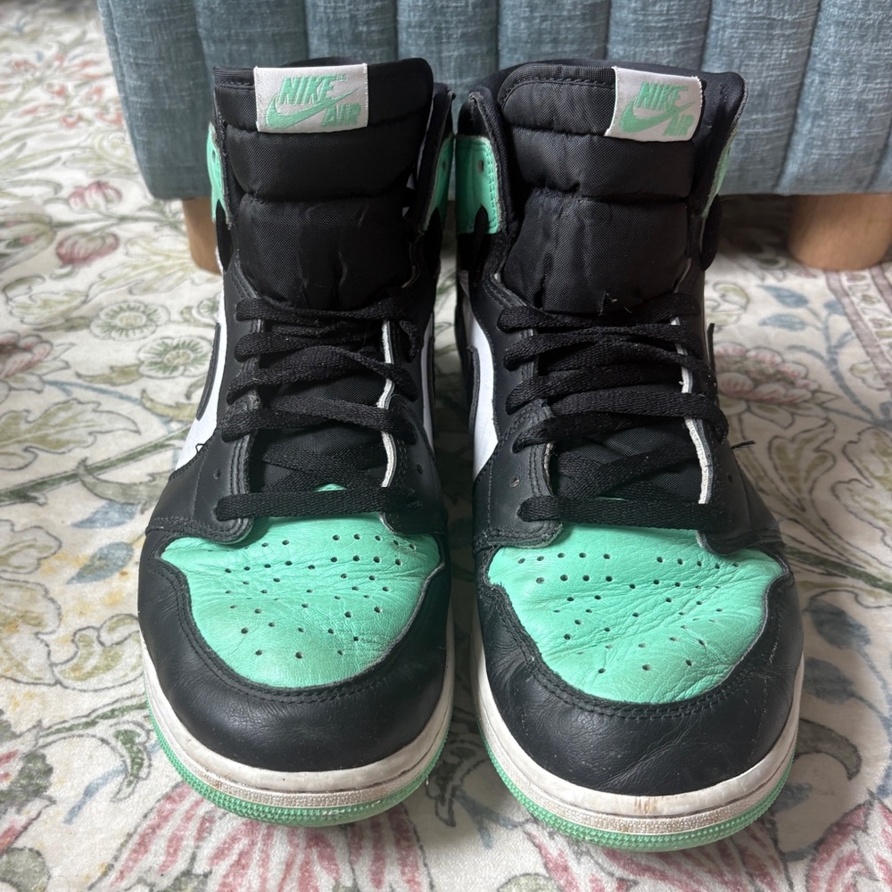 Nike Air Jordan 1 Retro OG high Black and Mint Green High-Top Sneakers